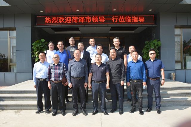 菏泽市经济开发区练建军区长一行五人来访我会